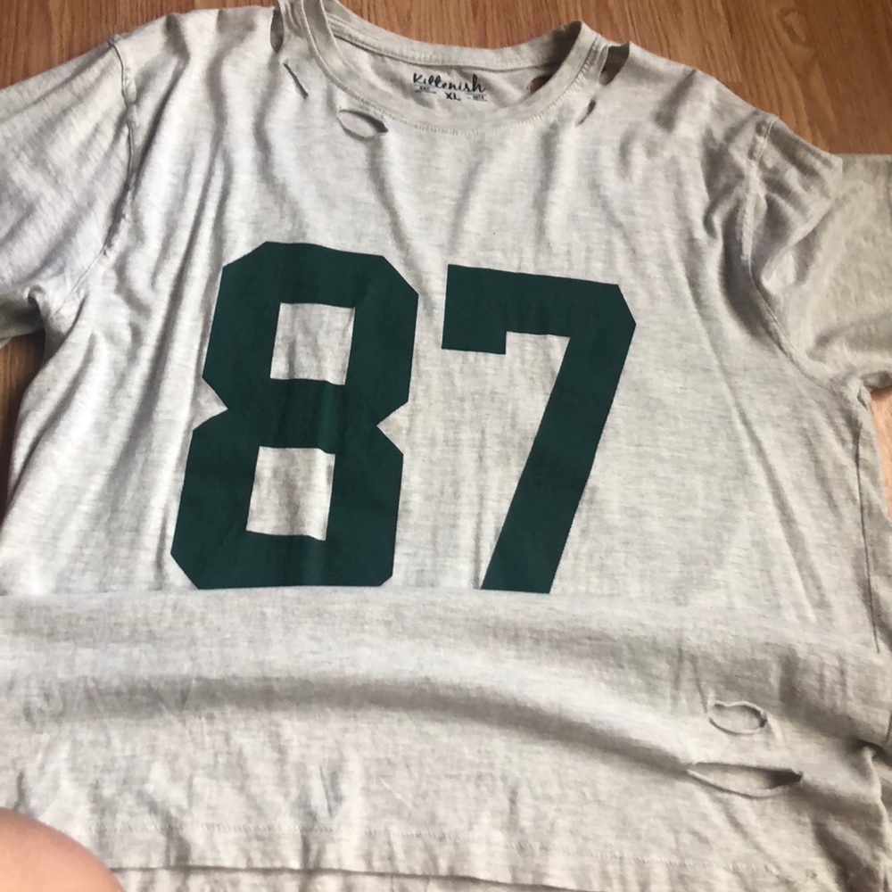 Kittenish distress tee
